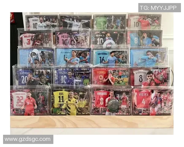 国外开箱足球球星卡包体验分享揭开隐藏珍藏卡片的神秘面纱