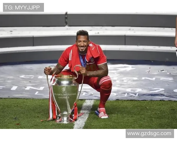 当红足球球星退役后街头摊煎饼吸引球迷围观引发热议