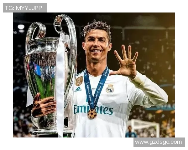 C罗欧冠荣耀之路足球明星海报装饰画展现传奇球技与冠军风采